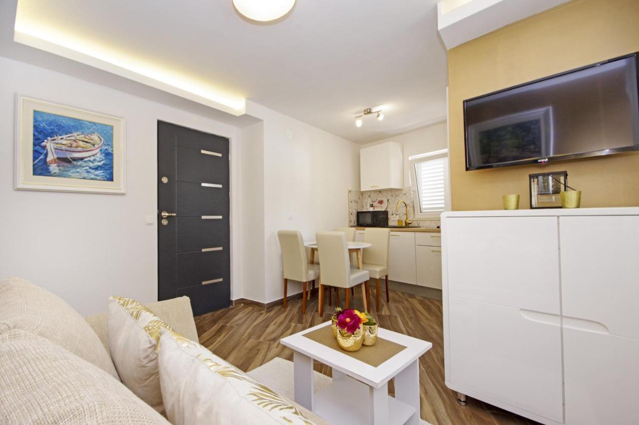 Apartments By The Sea Baska Voda, Makarska - 17570 外观 照片