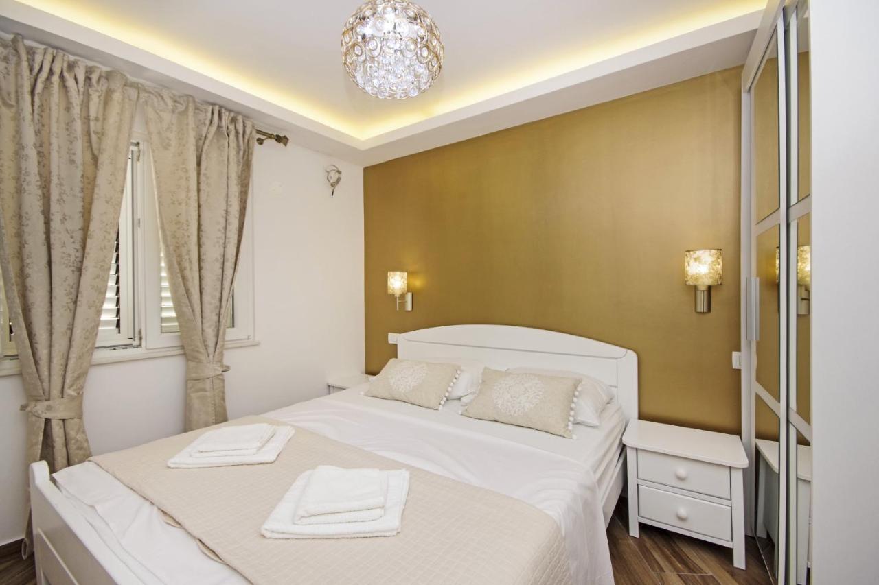 Apartments By The Sea Baska Voda, Makarska - 17570 外观 照片