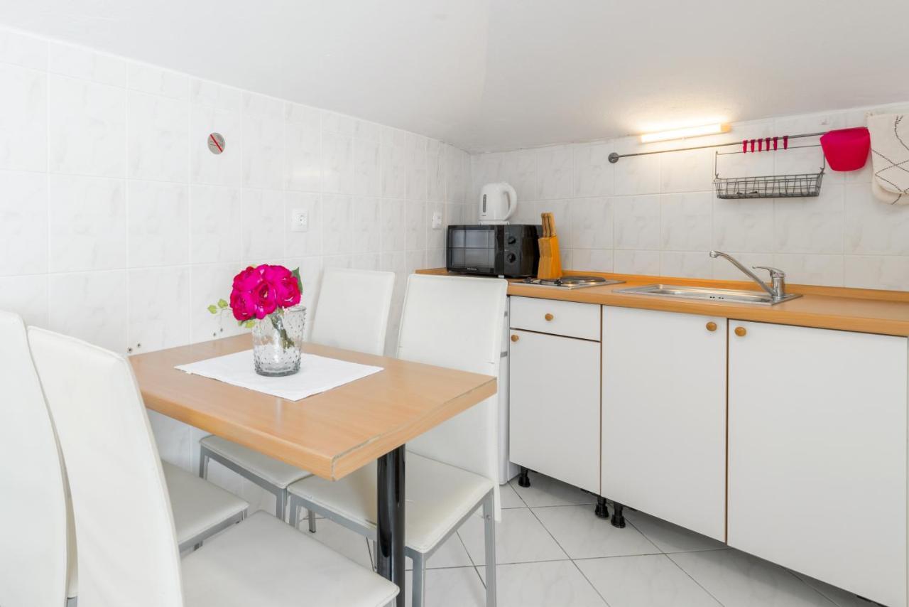 Apartments By The Sea Baska Voda, Makarska - 17570 外观 照片